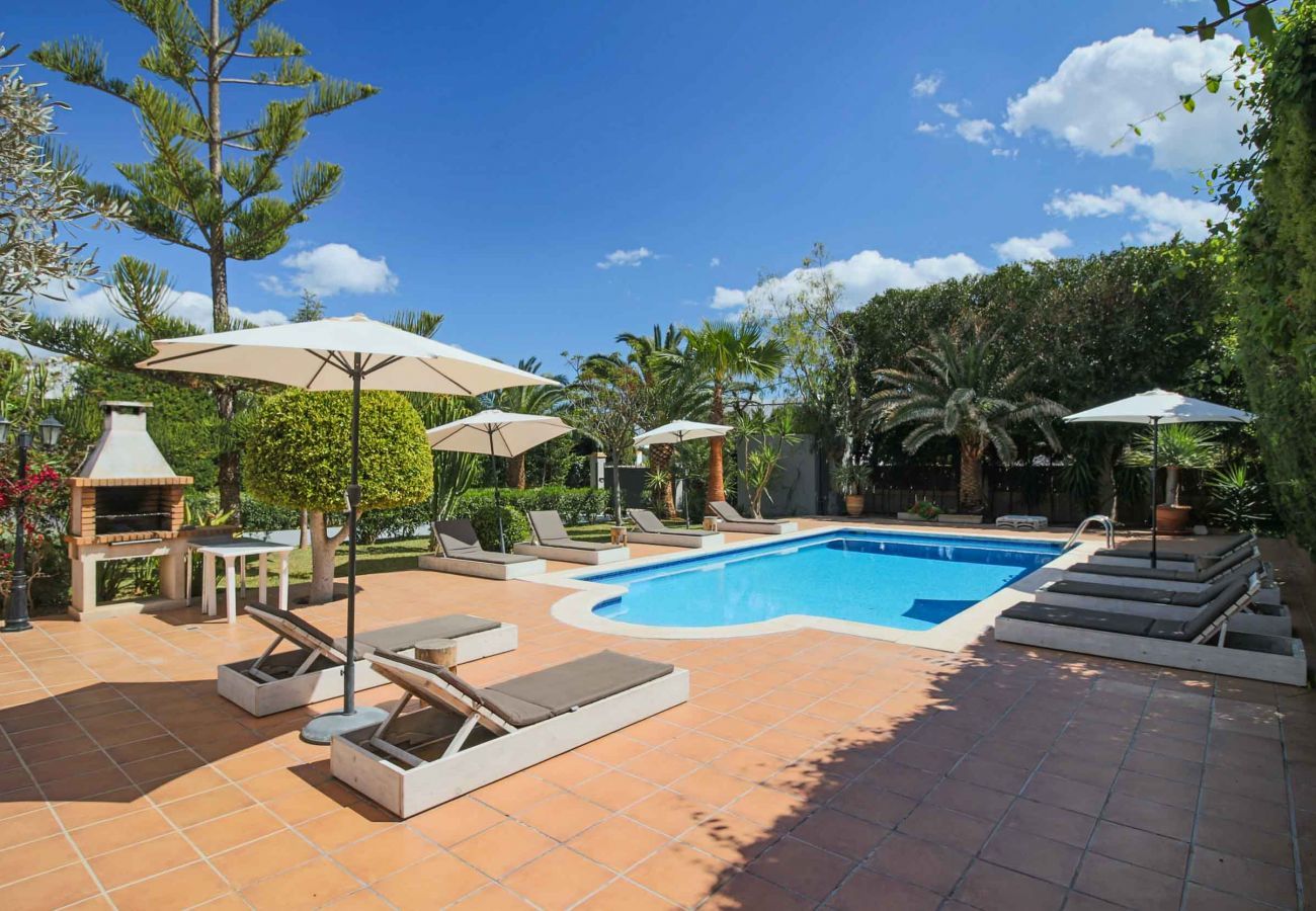 Privates Schwimmbad bei der Villa Wicker, ideal für einen Urlaub auf Ibiza