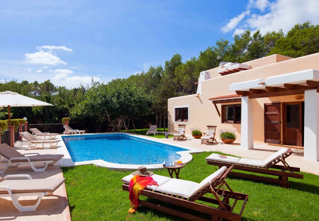Ländliche Villa in Santa Eulalia del Río, Ibiza