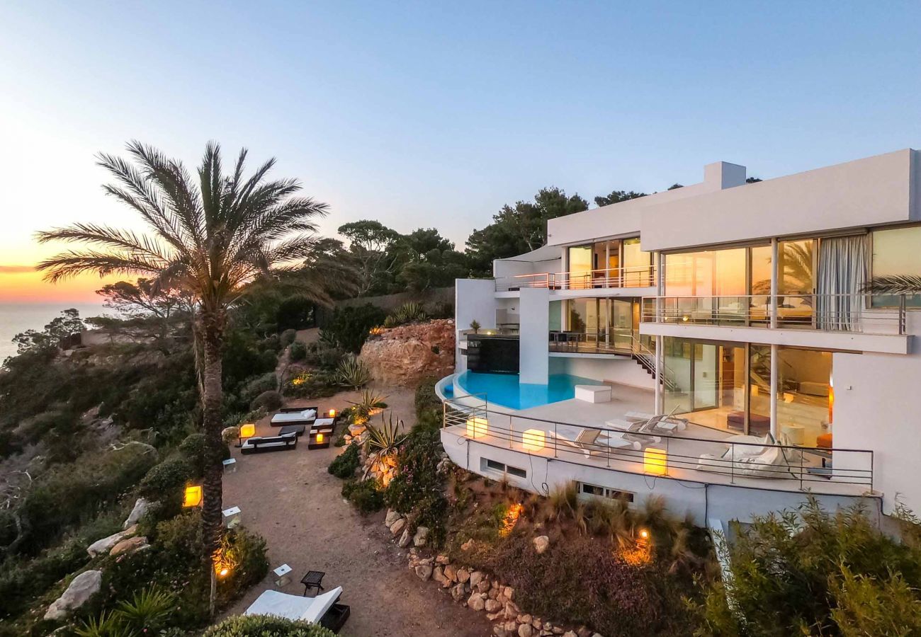Spektakuläre Aussichten von der Villa Vadella in Ibiza.
