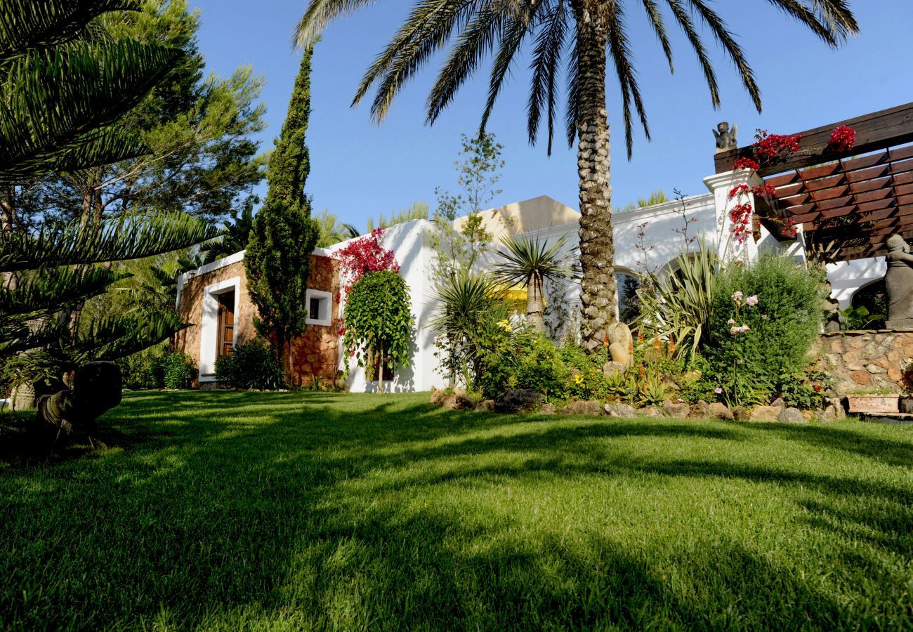 Villa in Santa Eulària des Riu - CAN BABOO